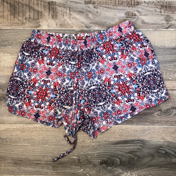 Buckle Pants - Buckle light weight cloths shorts!